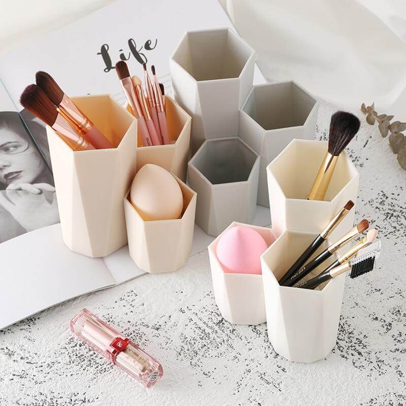 Brush and Accessory Holders | Organise my makeup 